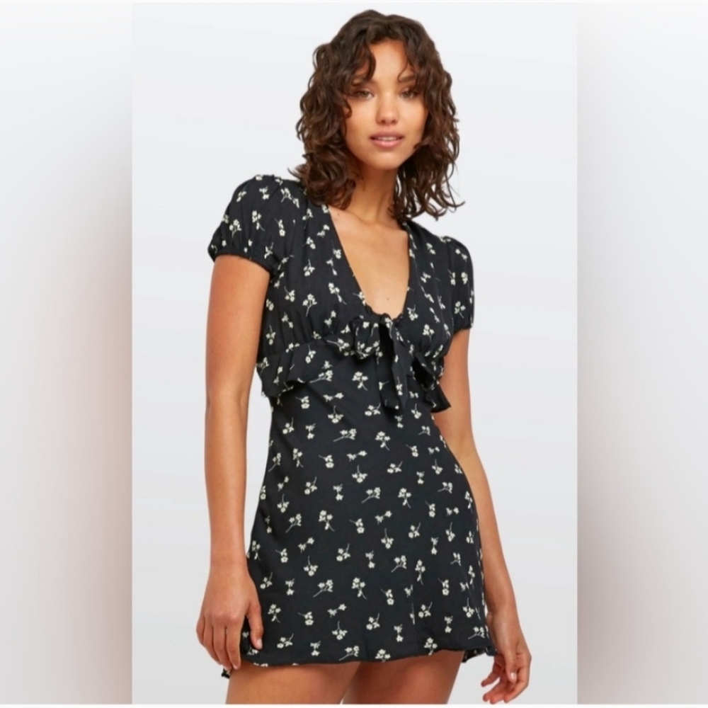 Cotton Candy La Tie Front Floral Print Mini Dress- Black Sz Lg - Picture 4 of 9